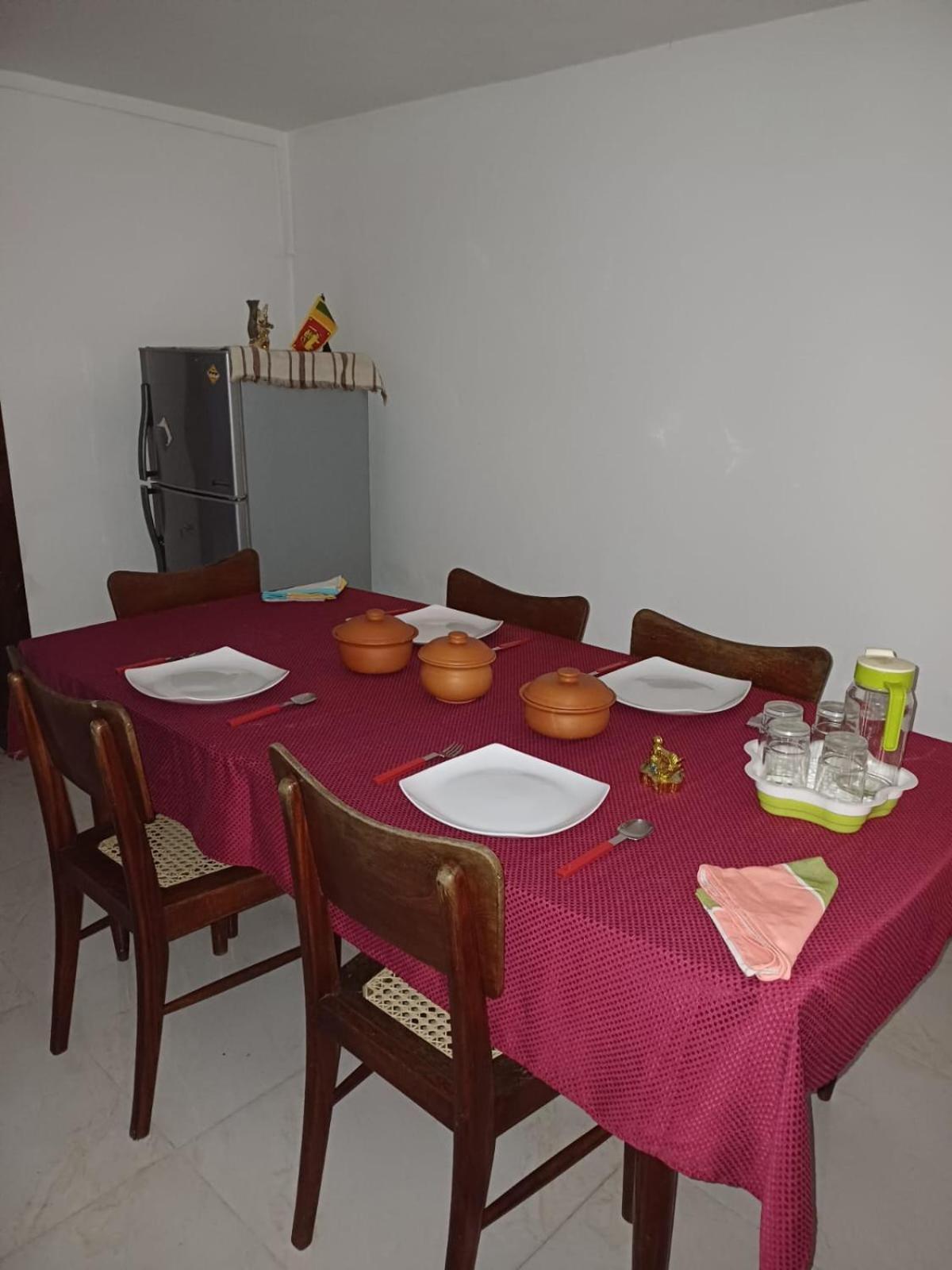 Villa Chenu Dehiwala-Mount Lavinia Екстер'єр фото