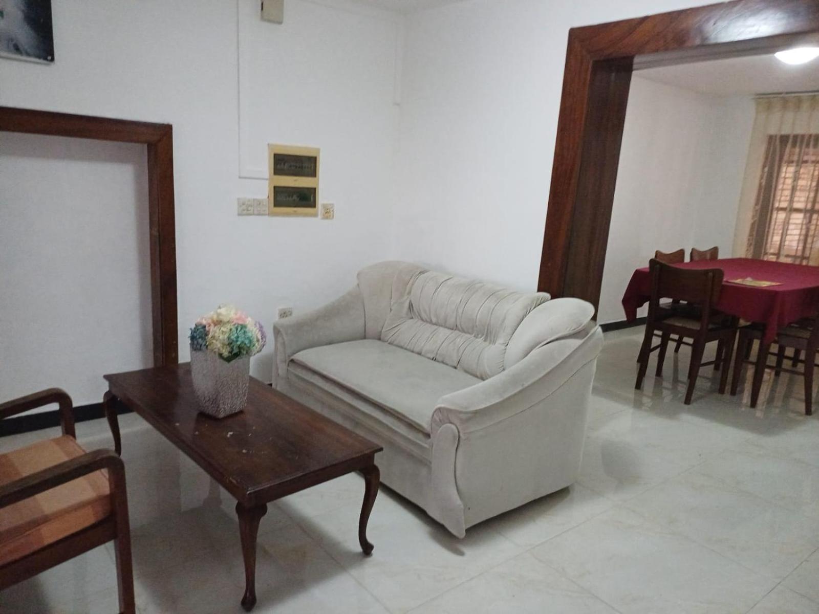 Villa Chenu Dehiwala-Mount Lavinia Екстер'єр фото