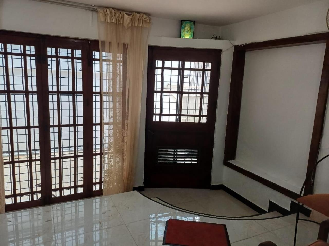 Villa Chenu Dehiwala-Mount Lavinia Екстер'єр фото