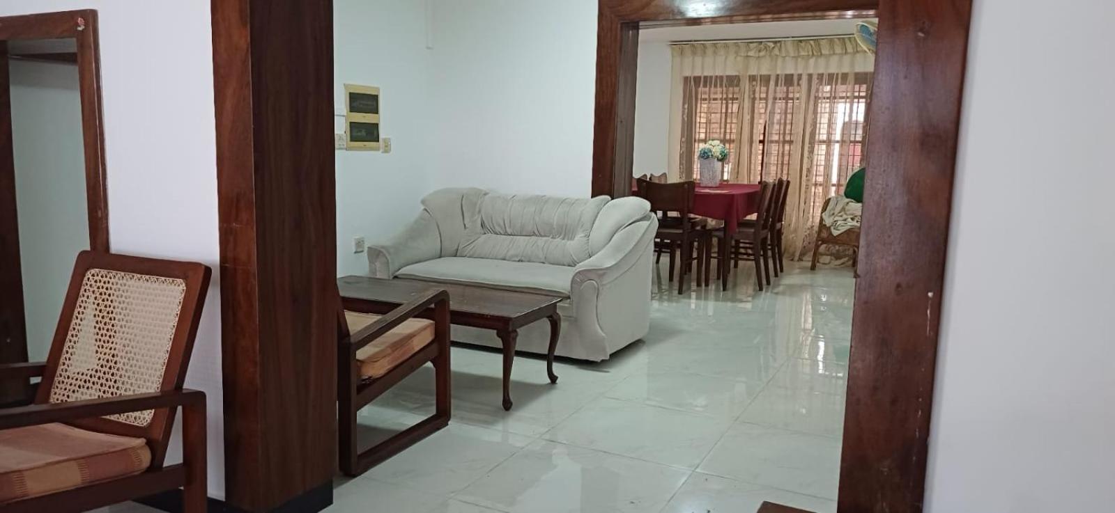 Villa Chenu Dehiwala-Mount Lavinia Екстер'єр фото